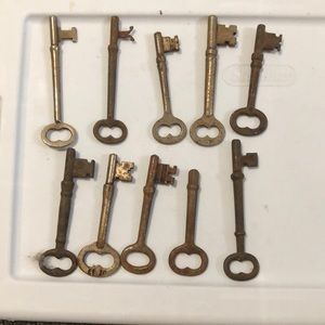 Antique keys lot of 10 skeleton vintage keys